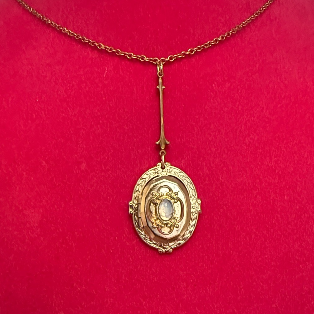 Vintage Opal Open for Photo Gold Pendant Necklace